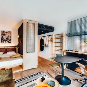 https://cowool-avignon.fr-provencehotel.com