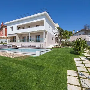 https://somewhere-estoril-guesthouse-2765-235.hotels-lisbon-portugal.com