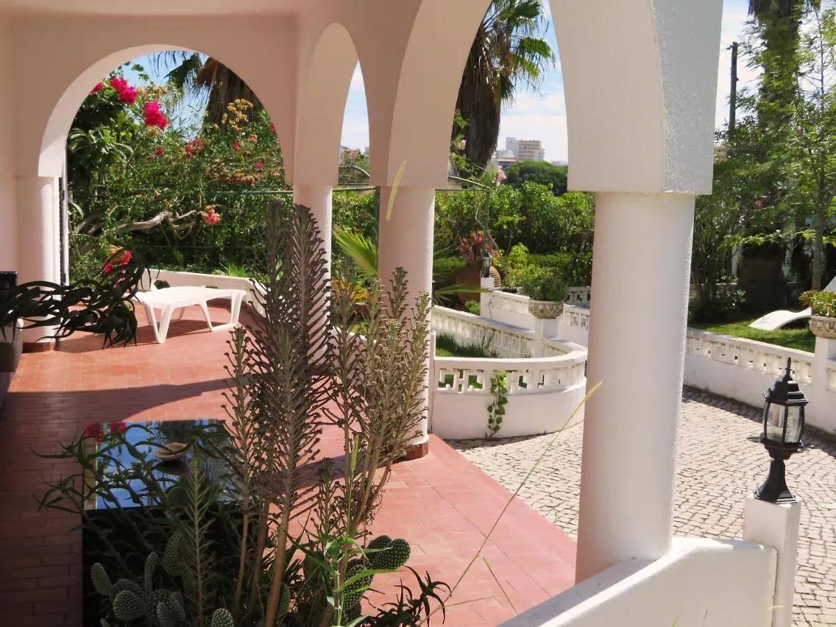 Villa Alcaide Portimão Bed and breakfast
